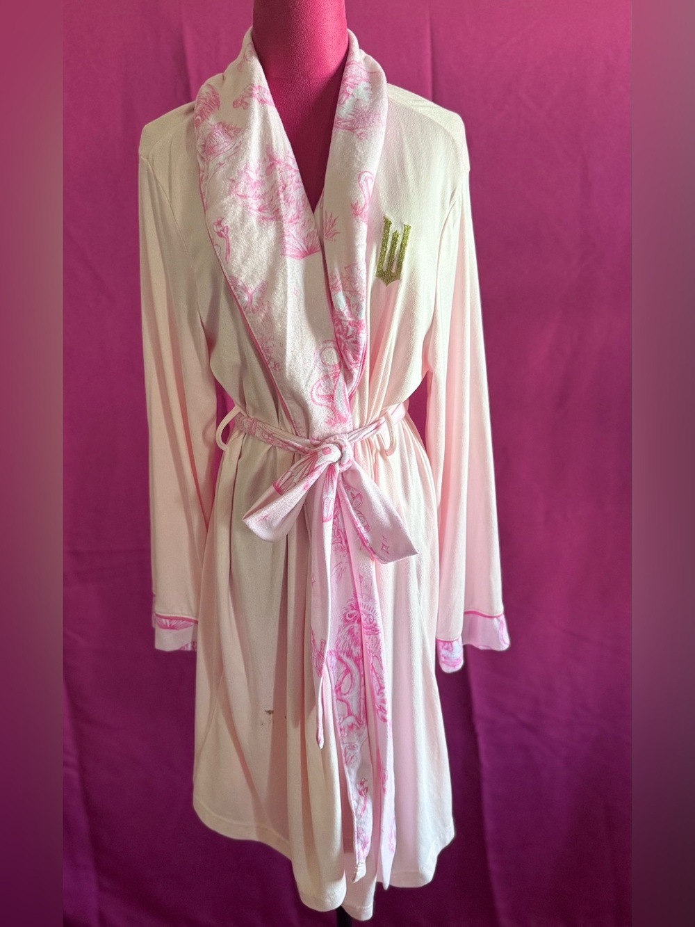 Wicked Robe - Picture 3 of 3